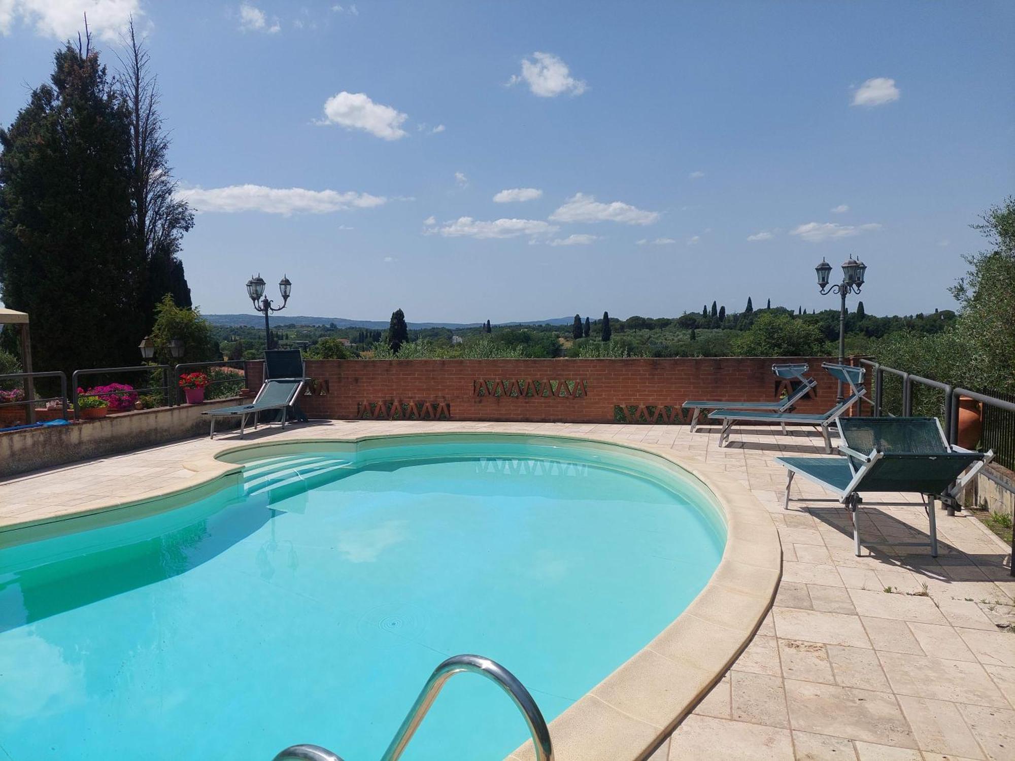 Casa Ezio Marchi - Due Appartamenti E Una Family Suite Bettolle Buitenkant foto