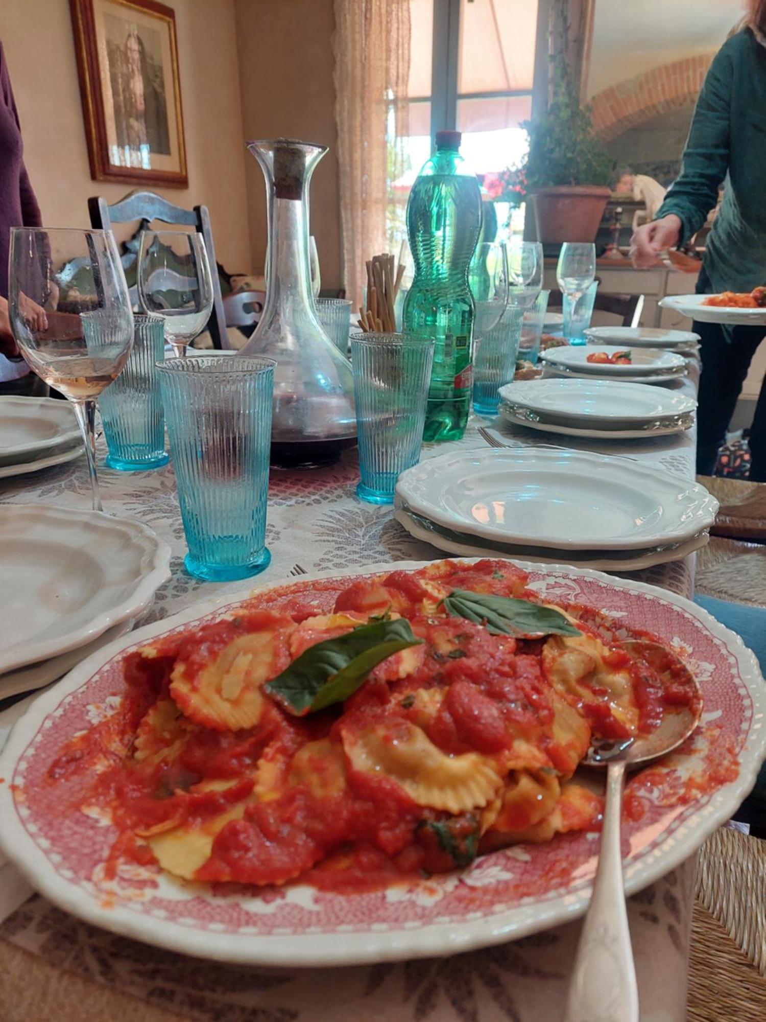 Casa Ezio Marchi - Due Appartamenti E Una Family Suite Bettolle Buitenkant foto