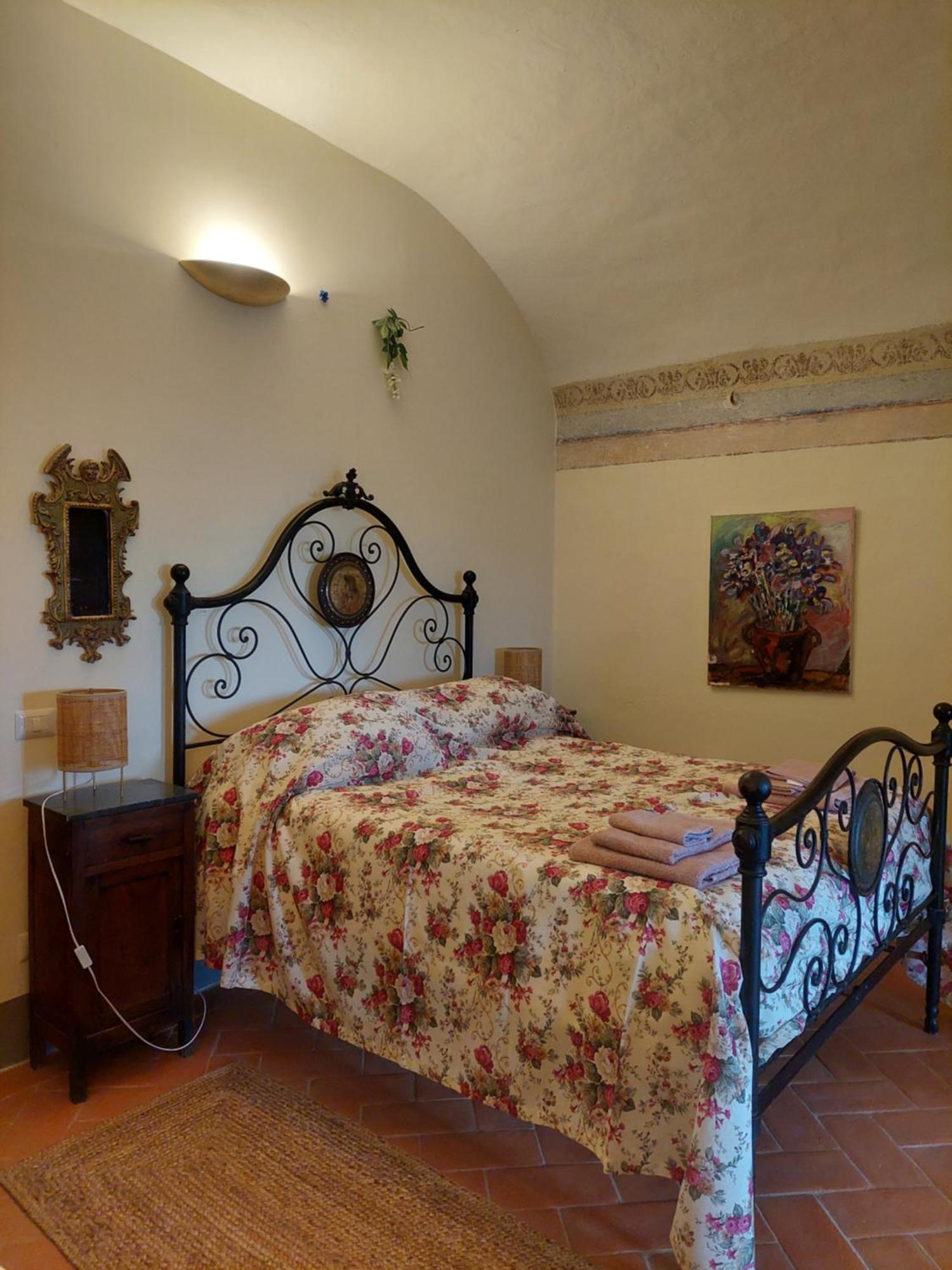 Casa Ezio Marchi - Due Appartamenti E Una Family Suite Bettolle Buitenkant foto